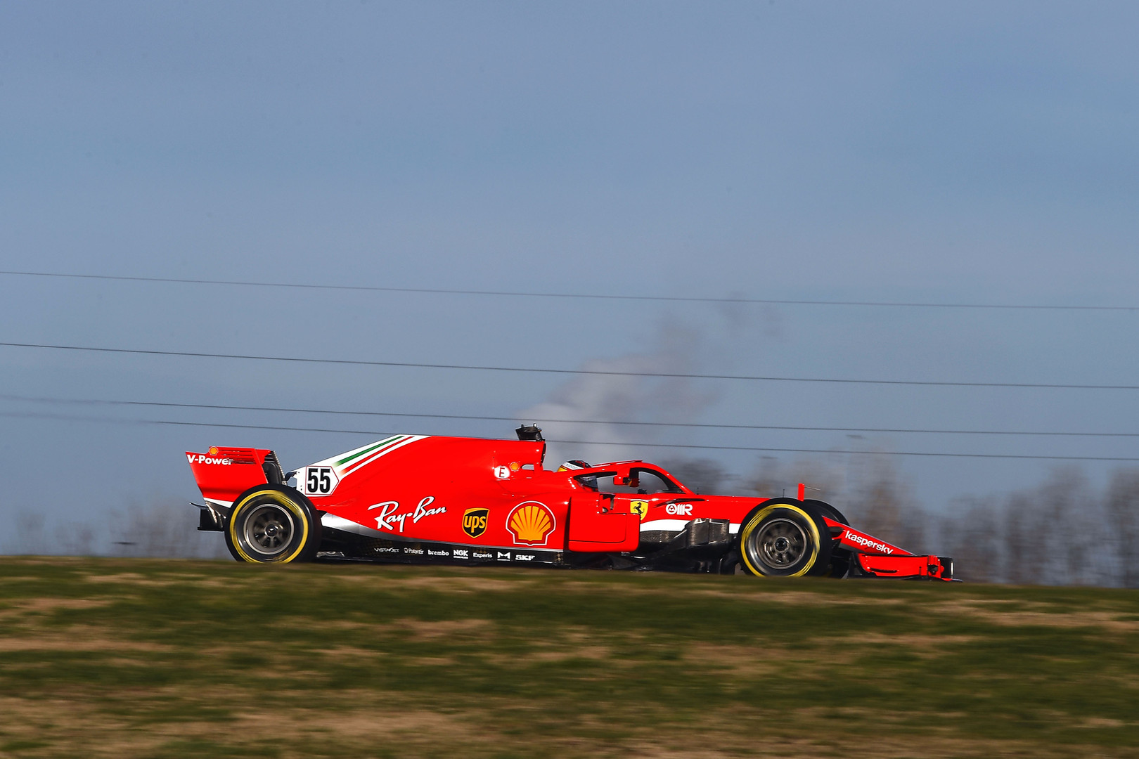 Carlos Sainz w Ferrari SF71H na torze Fiorano, styczeń 2021